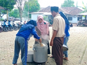 Kolaborasi PMR dan Tata Boga # Dapur Umum